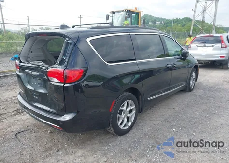 2017 Chrysler Pacifica Touring-L z USA, uszkodzony, nr VIN 2C4RC1BG4HR534733